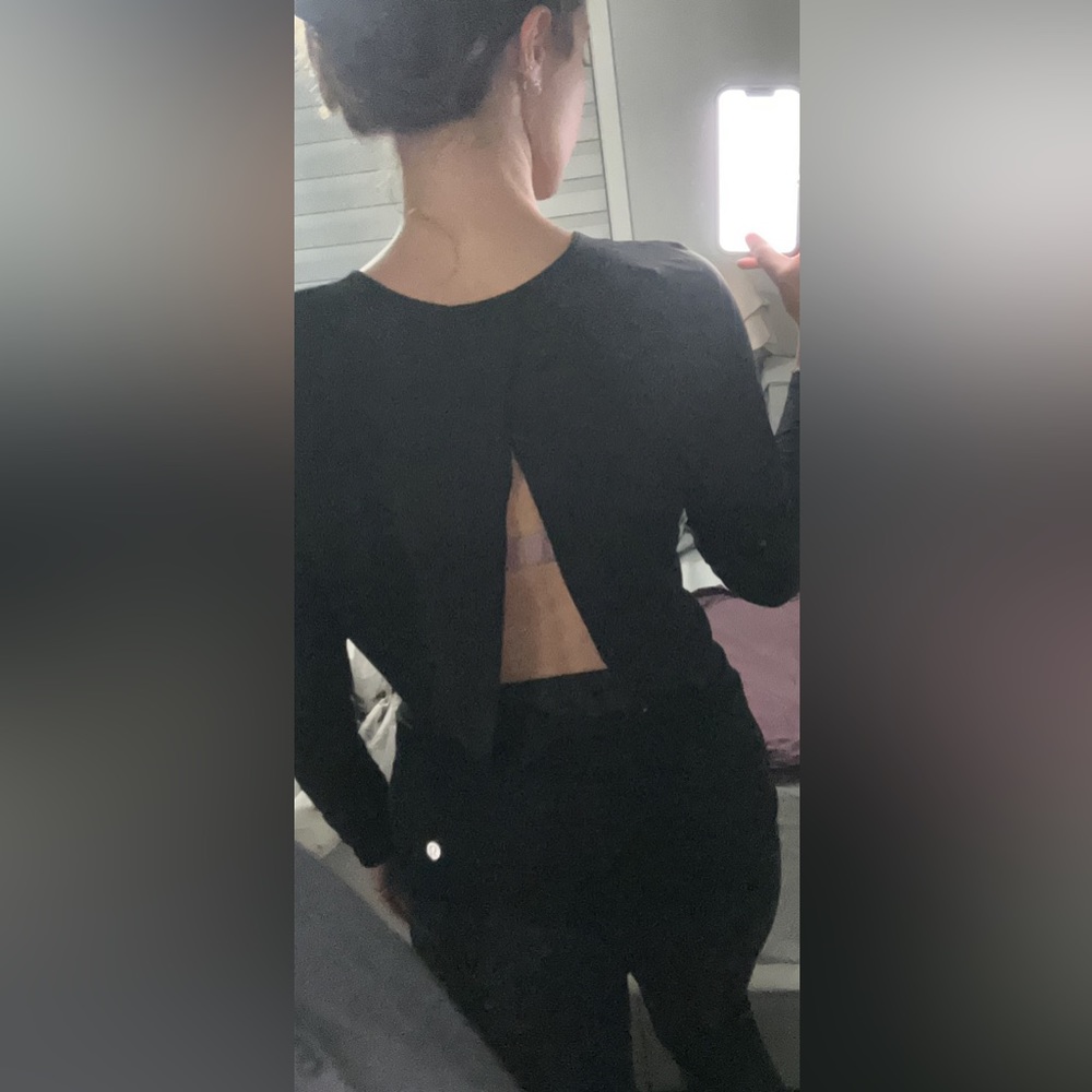 Black Lululemon 6 top